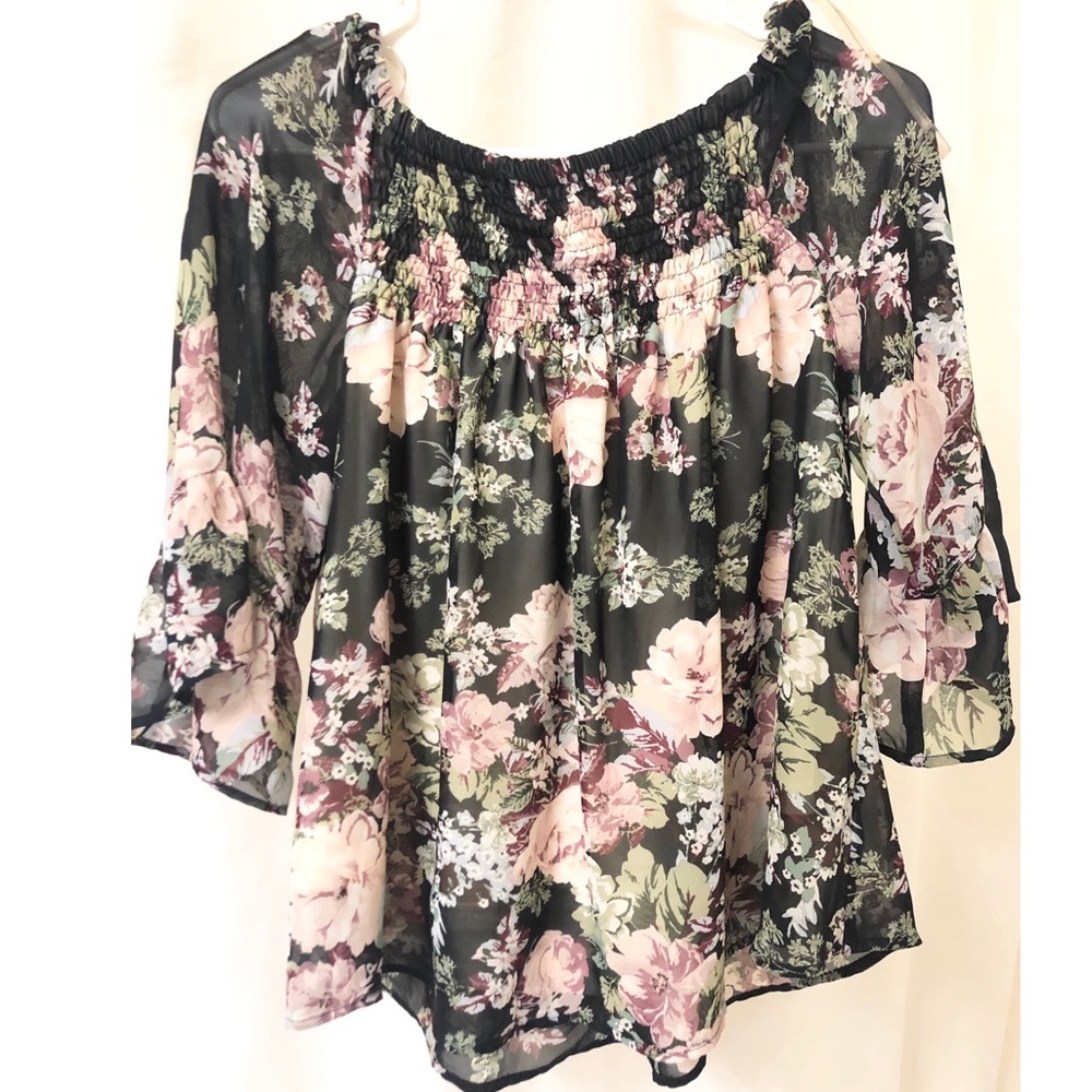 Off-the-shoulder top